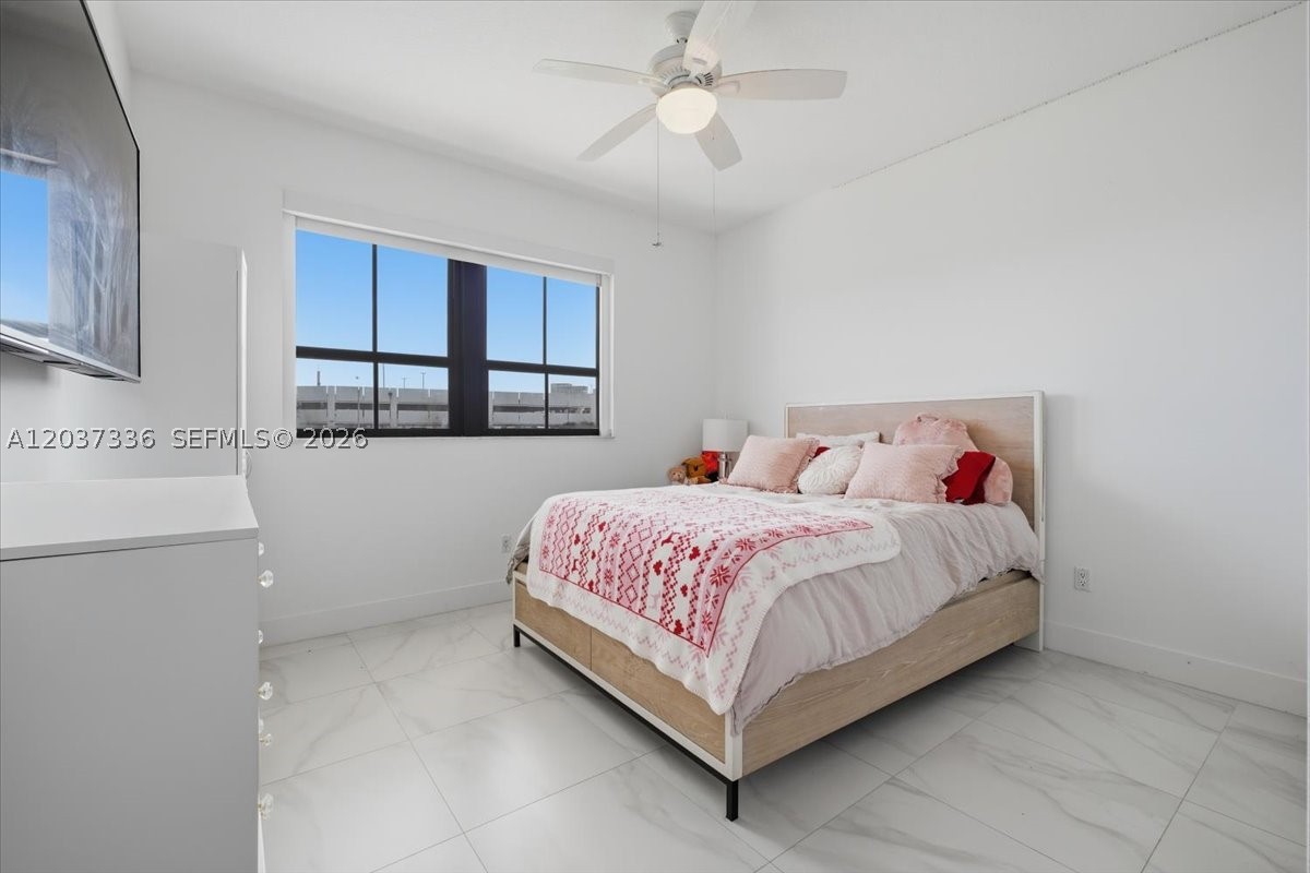 COLONNADE AT DADELAND SE - Residential