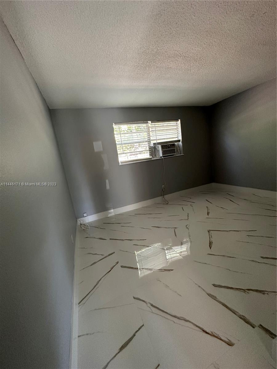RIVERSIDE ADD AMEN PLAT - Residential Lease