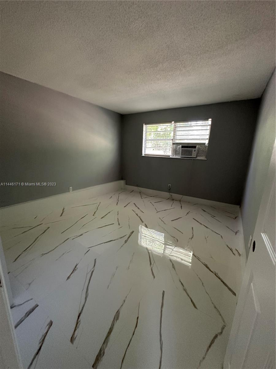 RIVERSIDE ADD AMEN PLAT - Residential Lease