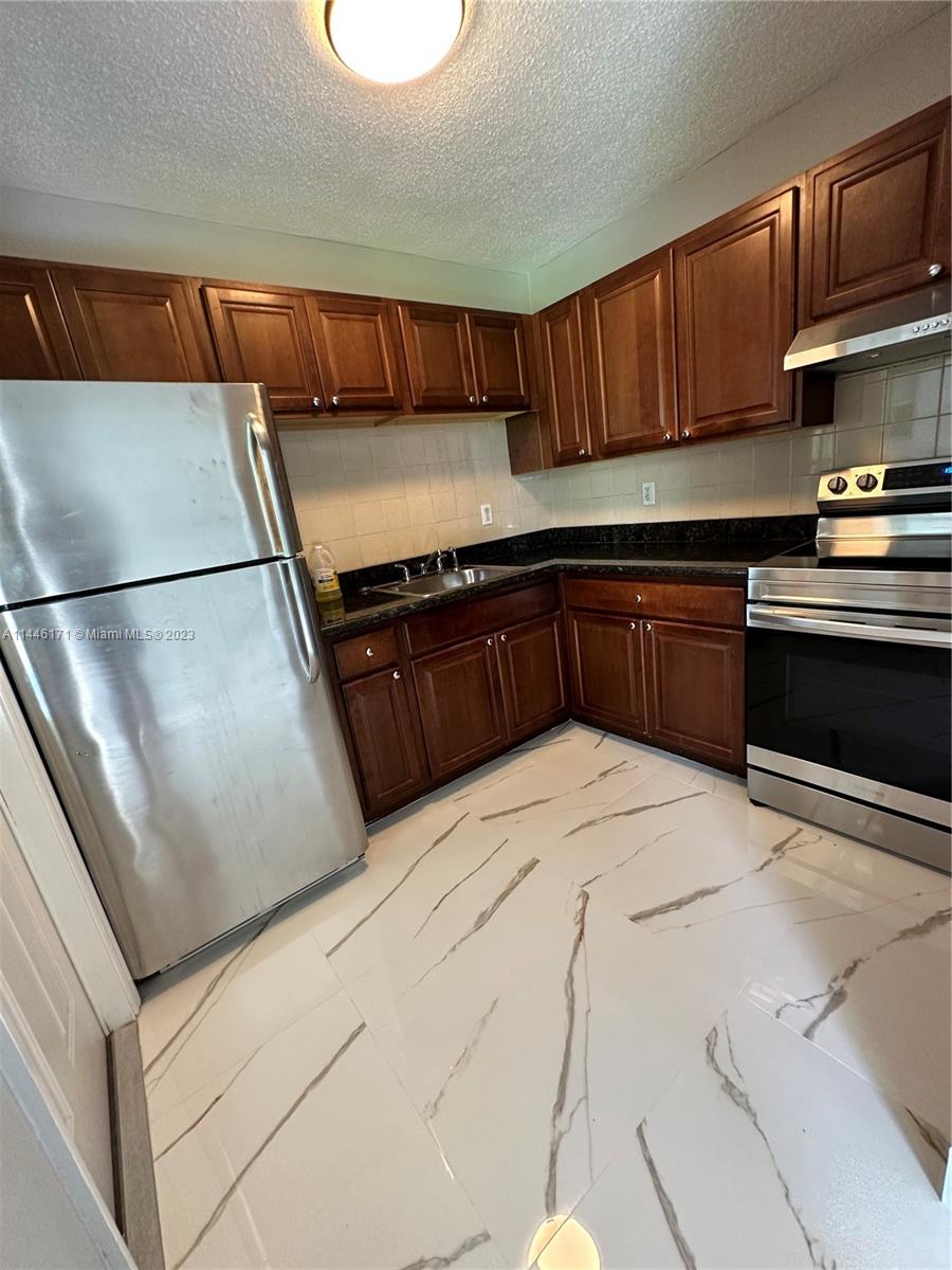 RIVERSIDE ADD AMEN PLAT - Residential Lease