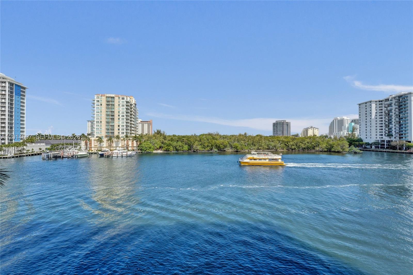 CORINTHIAN ON THE INTRACO - Residential