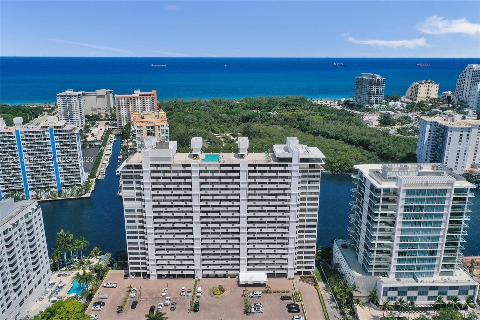 CORINTHIAN ON THE INTRACO - Residential