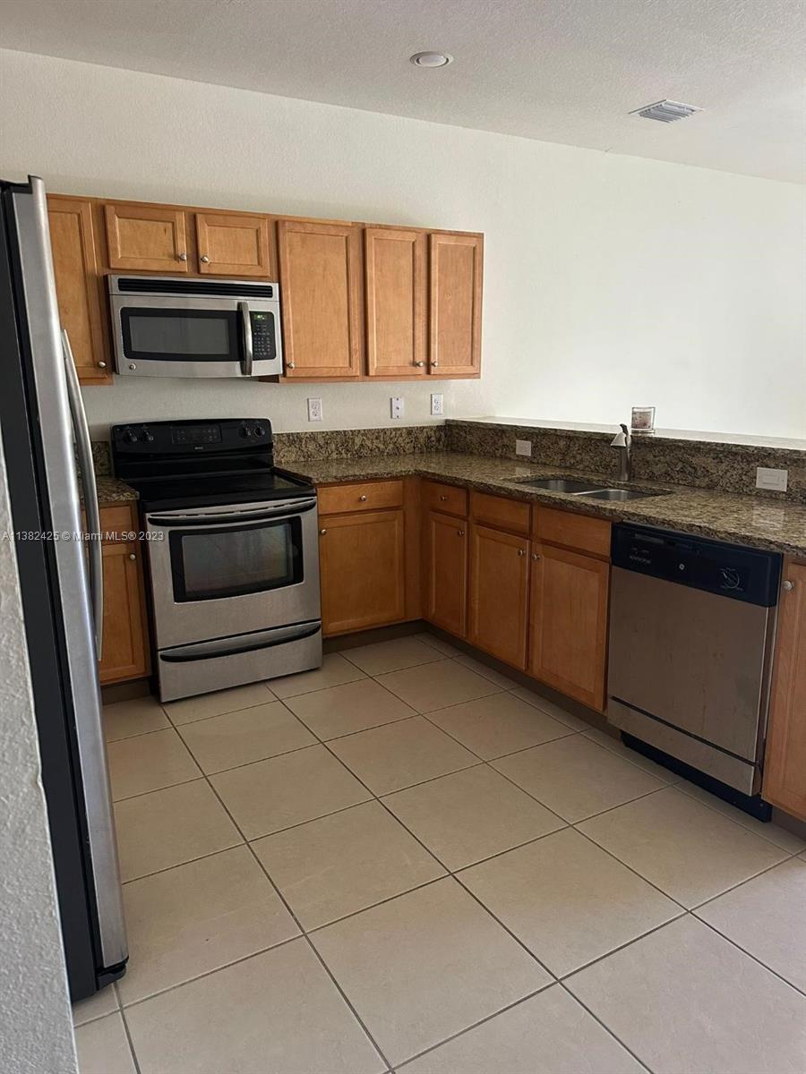 GARDEN ESTATES AT THE HAM - Residential Lease