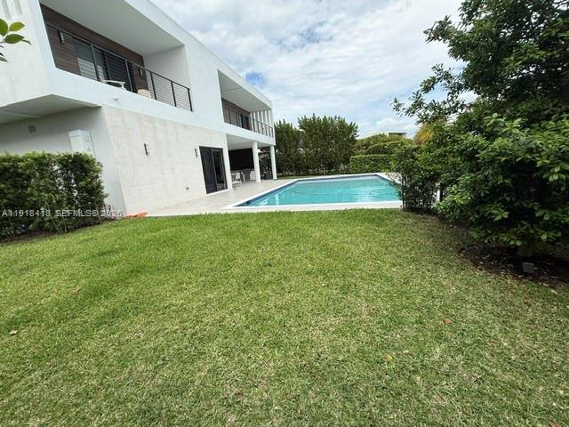 WESTON ESTATES - Residential