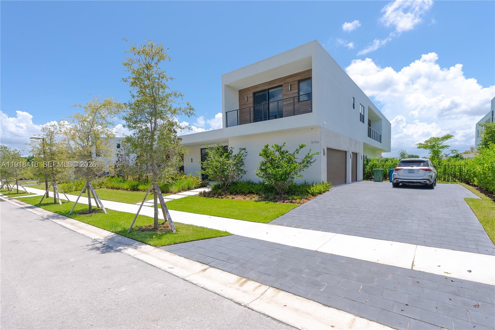 WESTON ESTATES - Residential