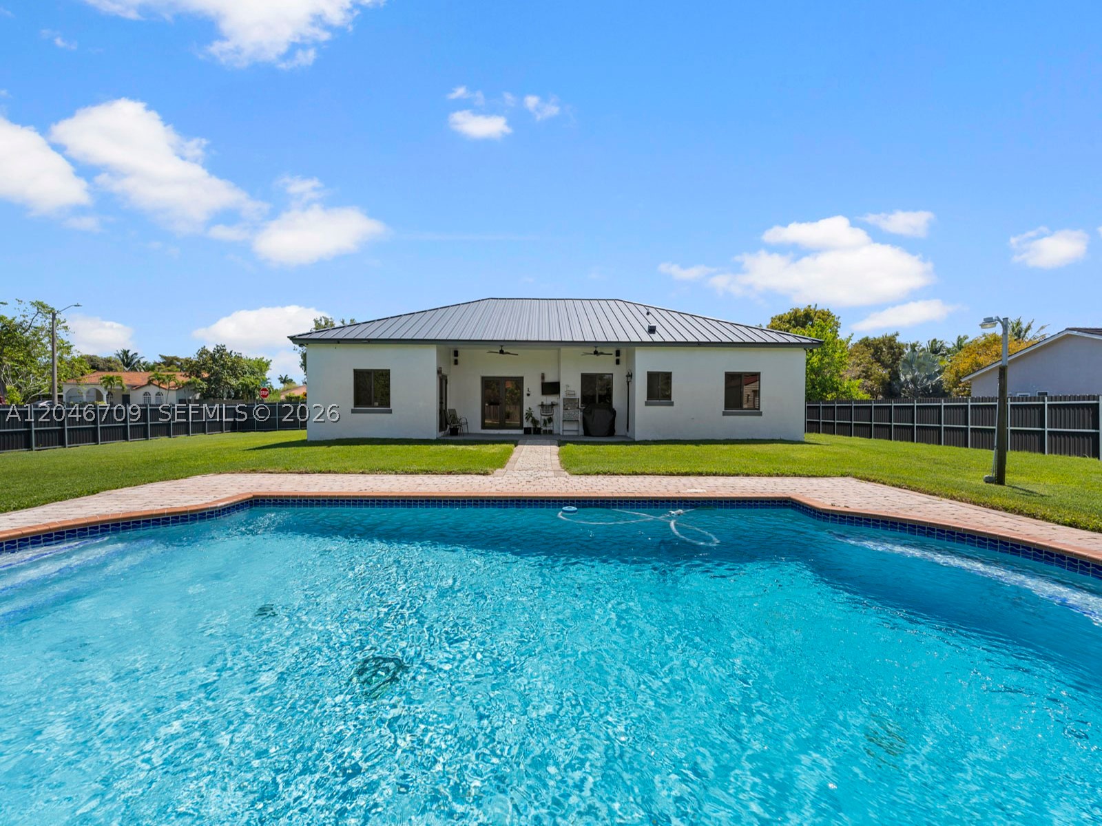 ESTATE MANSIONS - Residential