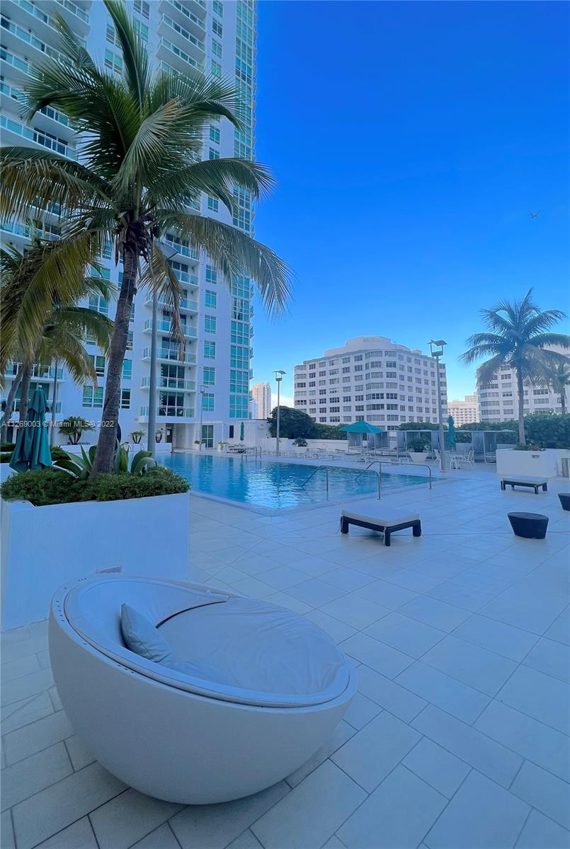 THE PLAZA 901 BRICKELL - Residential Lease