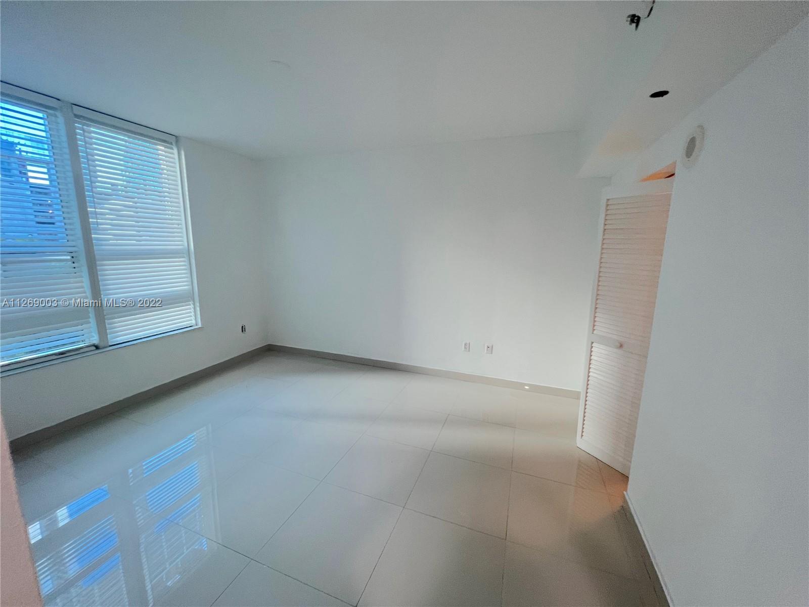 THE PLAZA 901 BRICKELL - Residential Lease