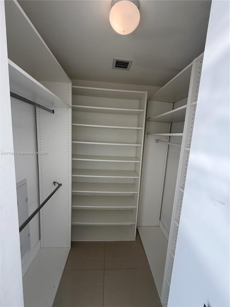 ARIA ON THE BAY CONDO - Residential Lease