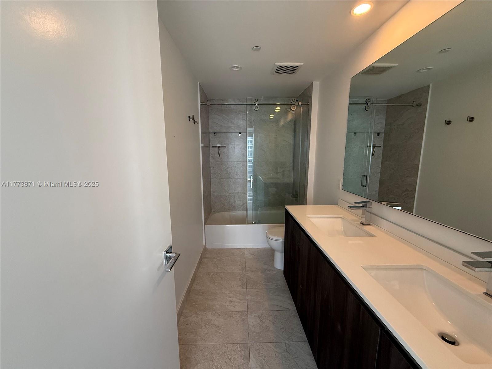 ARIA ON THE BAY CONDO - Residential Lease