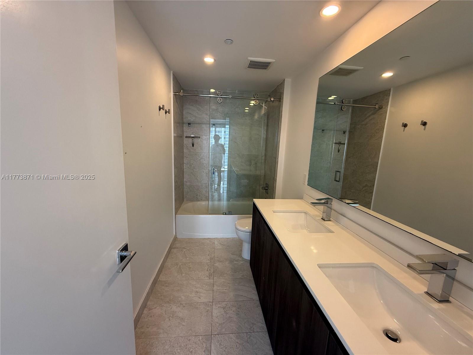 ARIA ON THE BAY CONDO - Residential Lease
