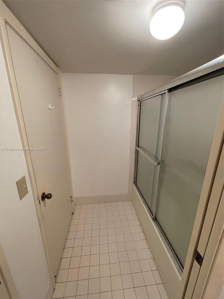 WELDON G CONDO - Residential