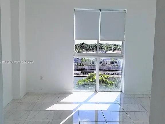 DOWNTOWN DADELAND CONDO N - Residential Lease