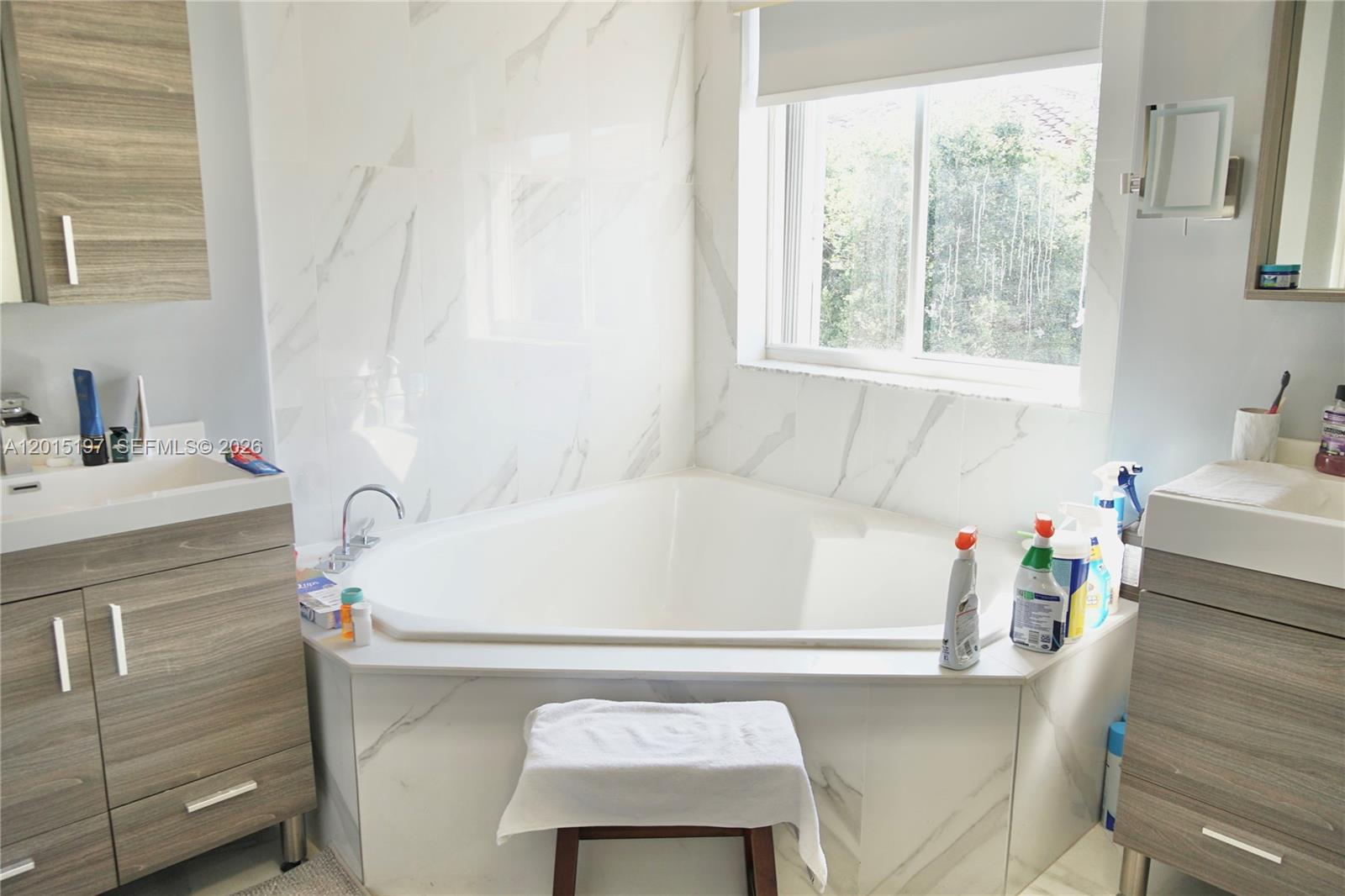 DORAL ISLES CARIBBEAN - Residential