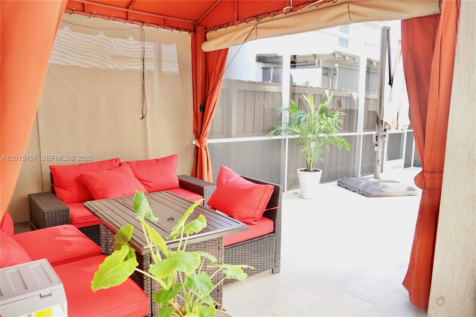 DORAL ISLES CARIBBEAN - Residential