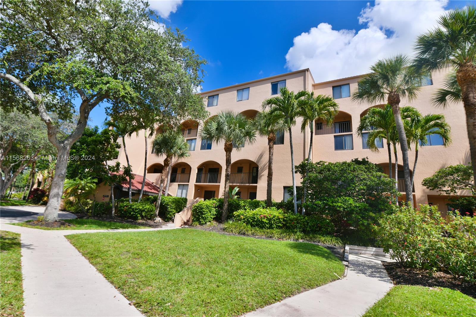 LAVERS DELRAY RACQUET CLU - Residential Lease