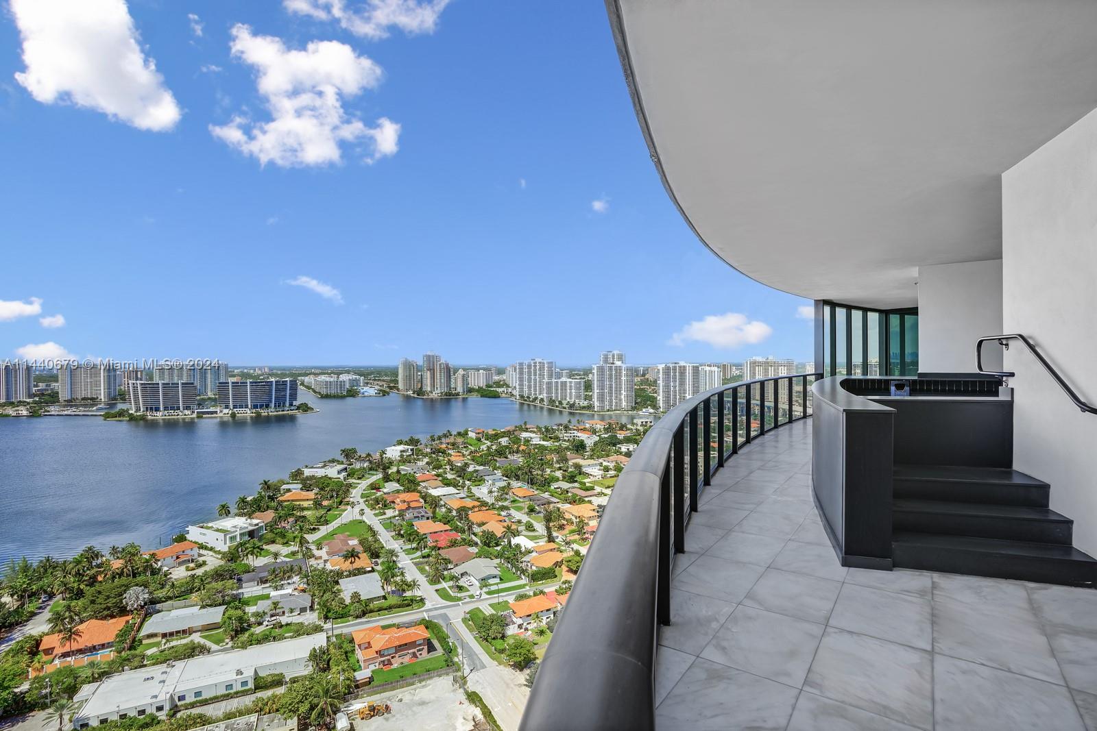 18555 COLLINS AVENUE COND - Residential