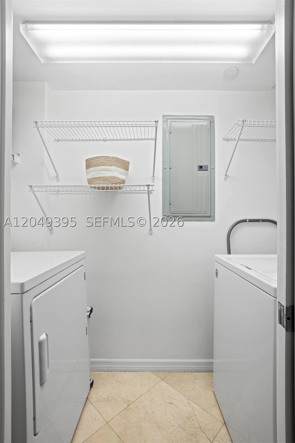 THE COLLINS CONDO - Residential Lease
