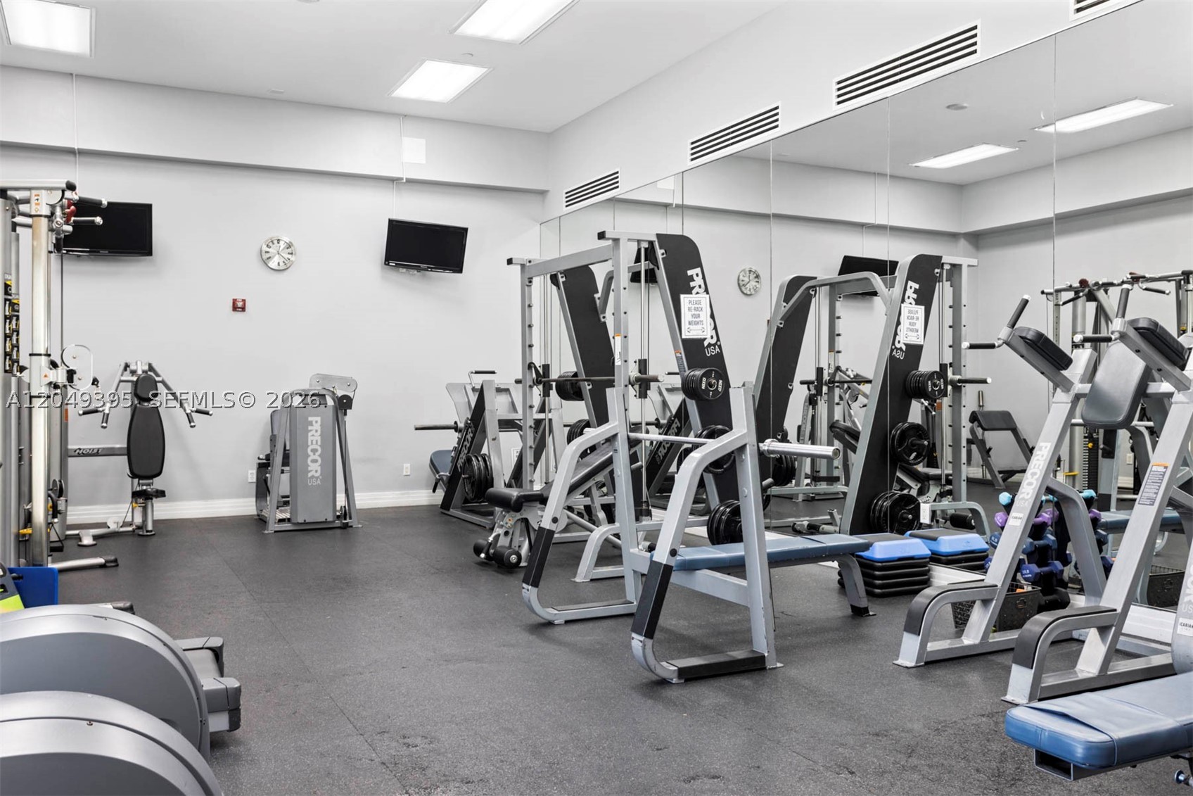 THE COLLINS CONDO - Residential Lease