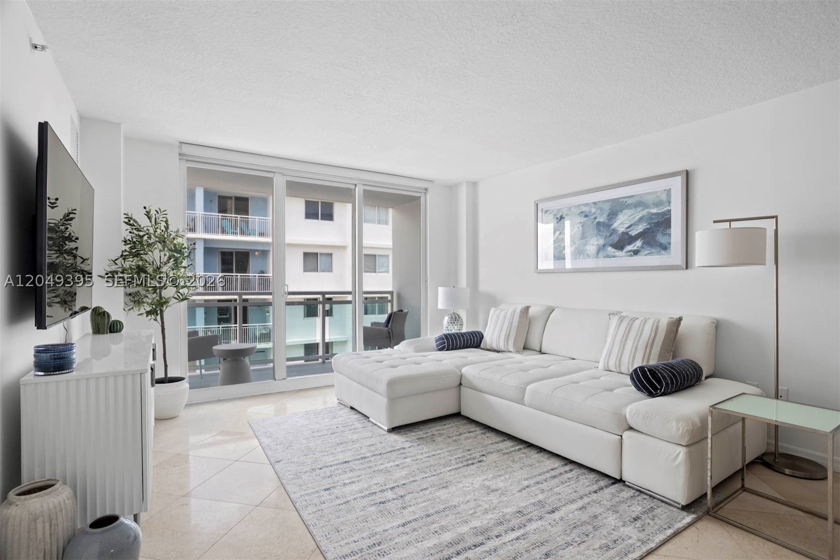 THE COLLINS CONDO - Residential Lease