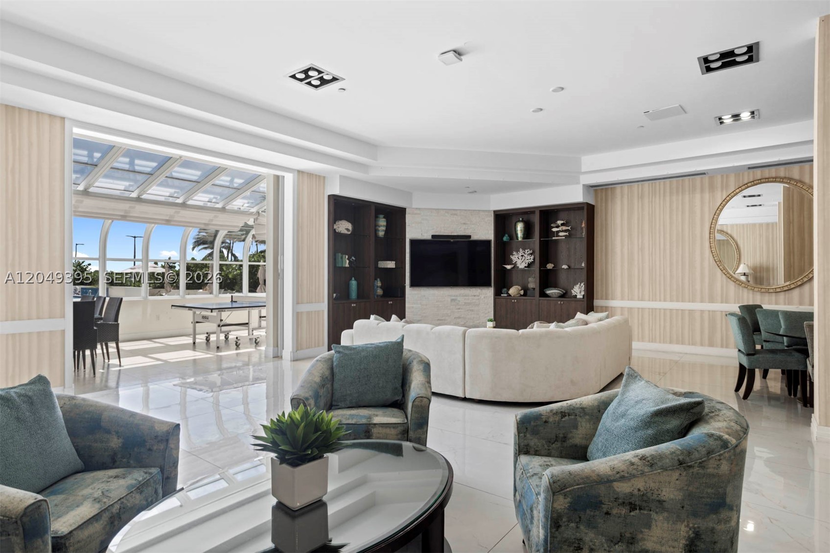 THE COLLINS CONDO - Residential Lease