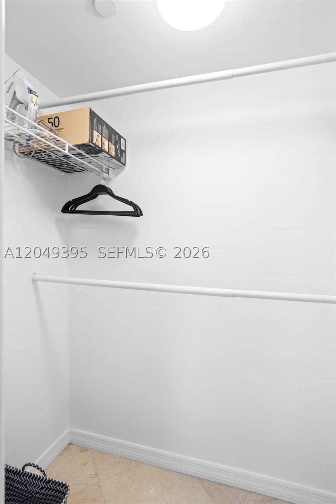 THE COLLINS CONDO - Residential Lease