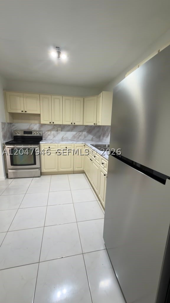 CAROL CITY GARDENS - Residential