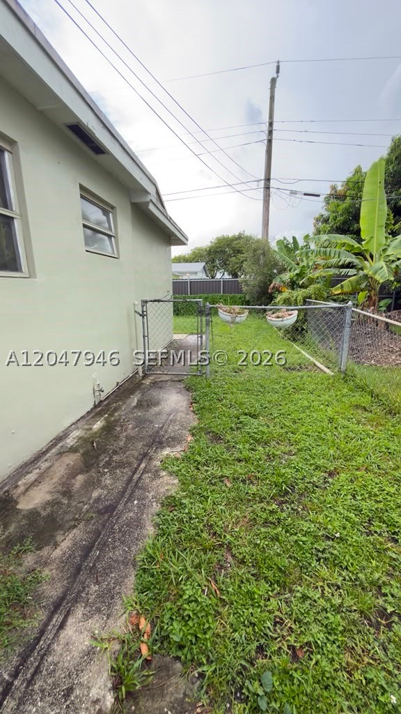 CAROL CITY GARDENS - Residential