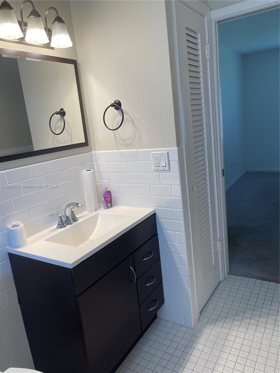 MERIDIAN CONDO 7 - Residential Lease