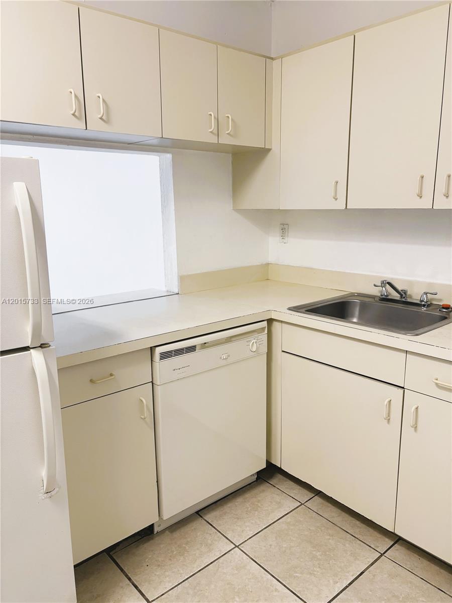 THE BERKELEY CONDO - Residential
