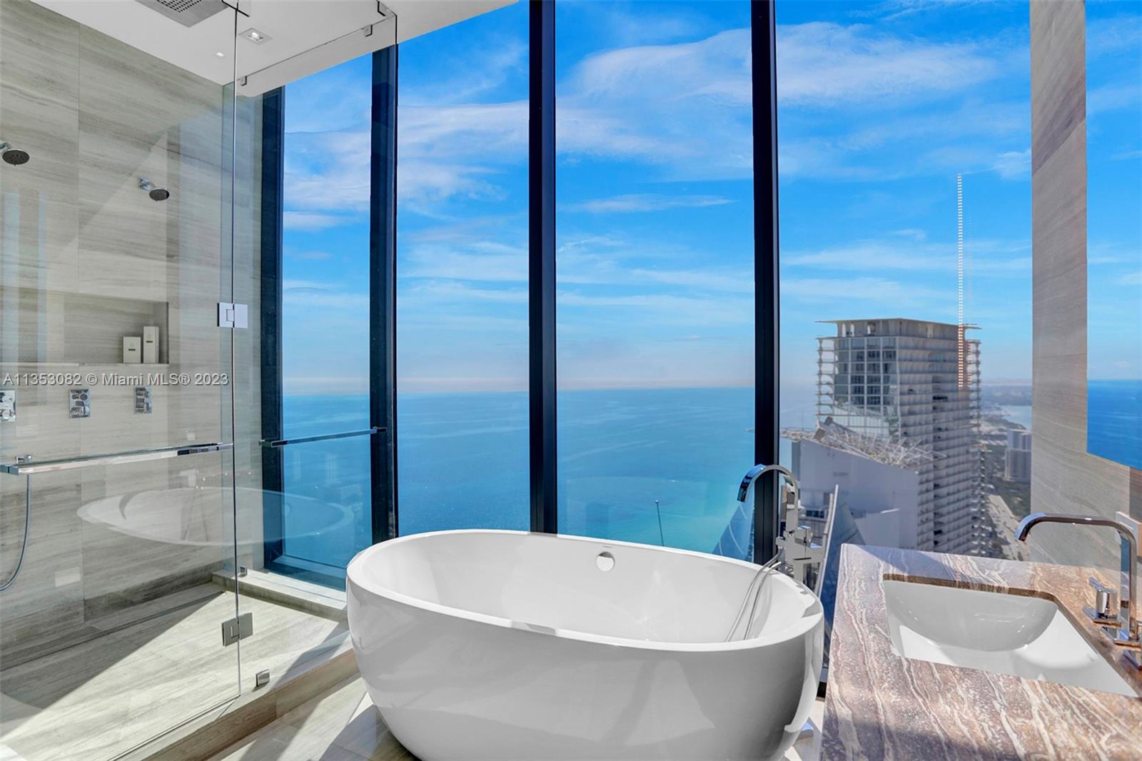 MUSE CONDO - Residential