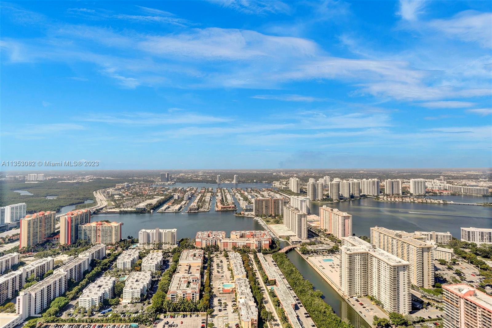 MUSE CONDO - Residential