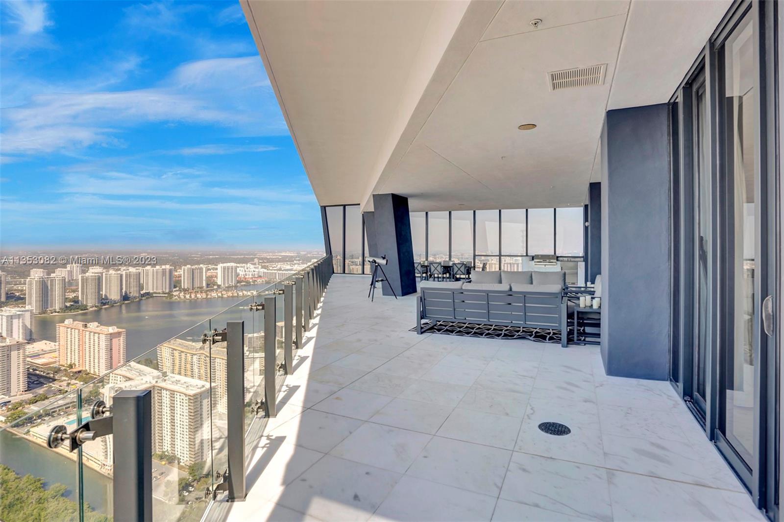 MUSE CONDO - Residential