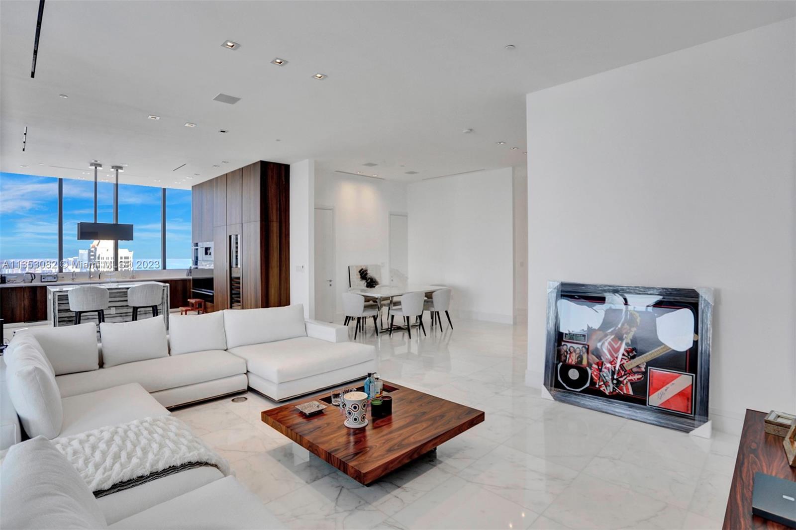 MUSE CONDO - Residential