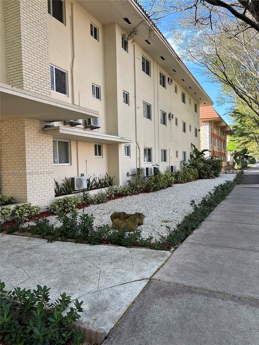 SALZEDO IN THE GABLES COND - Residential Lease