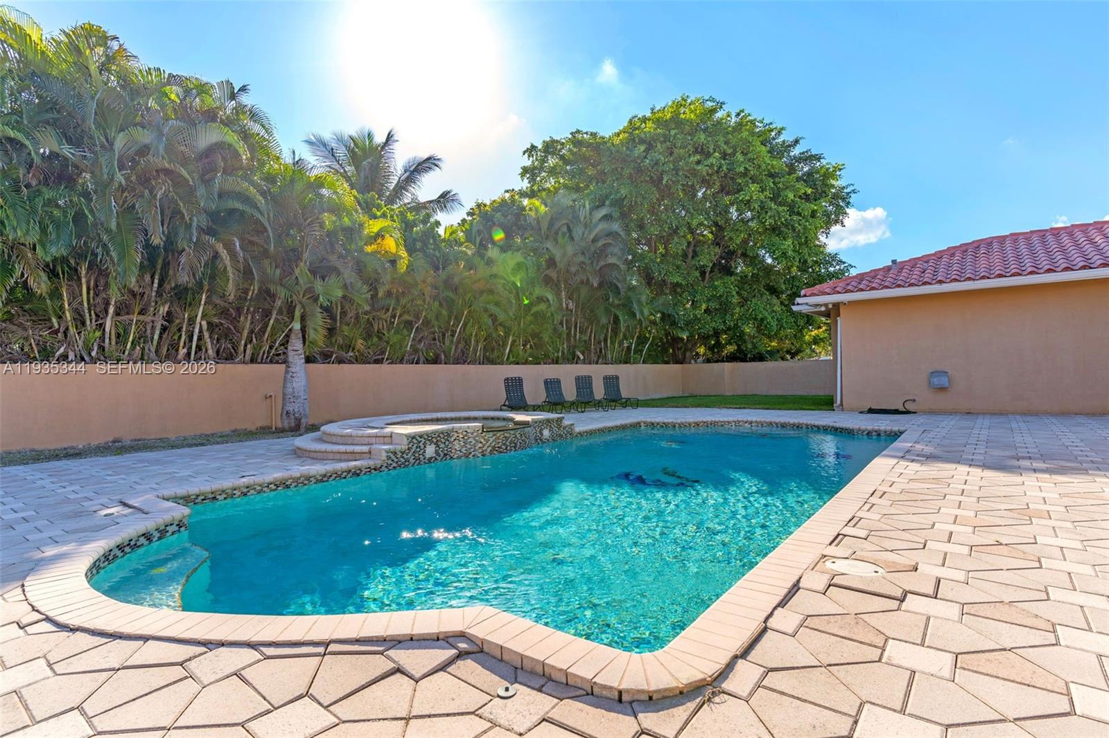 SOUTH SPRINGS HOMES - Residential