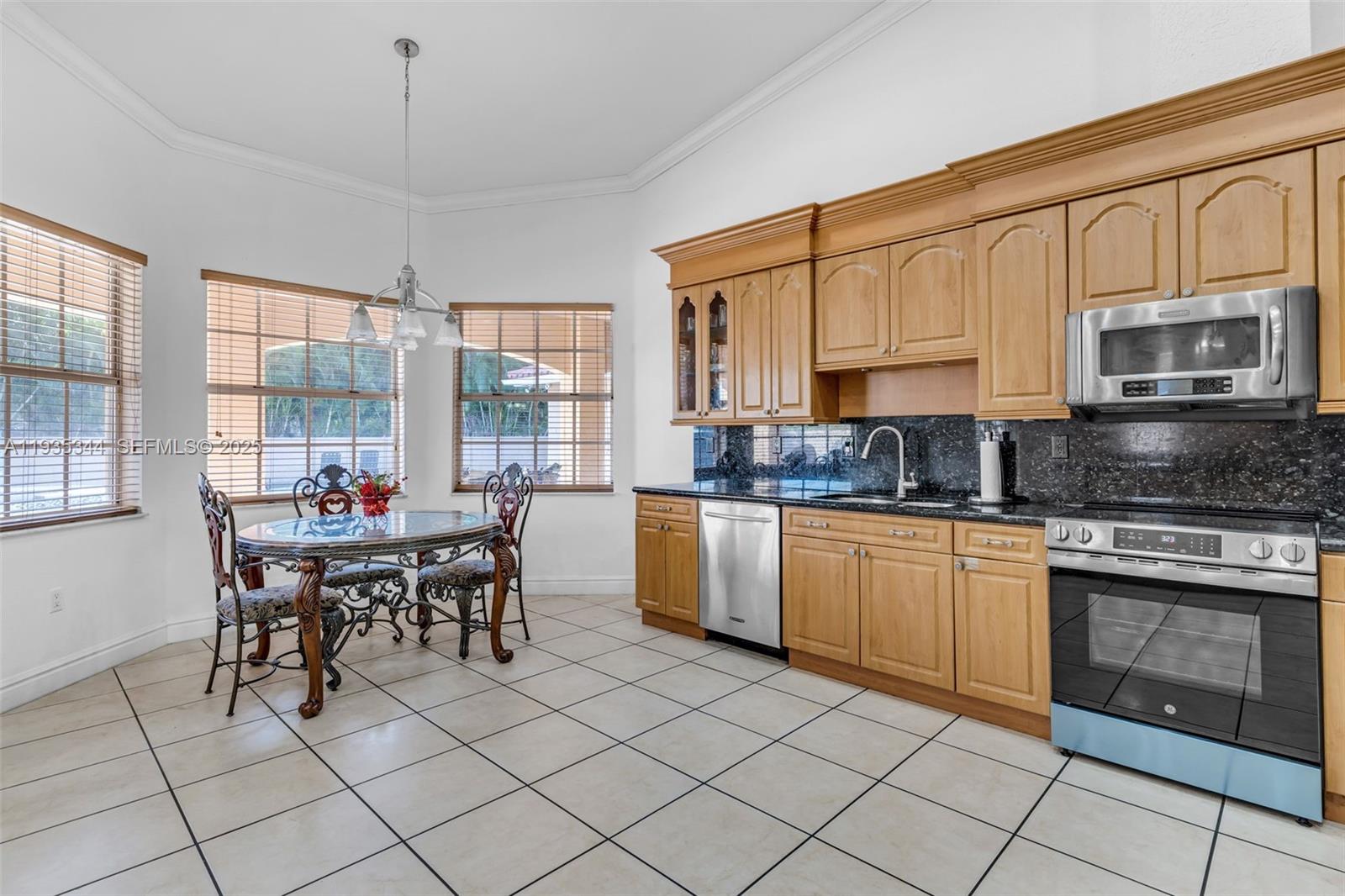 SOUTH SPRINGS HOMES - Residential