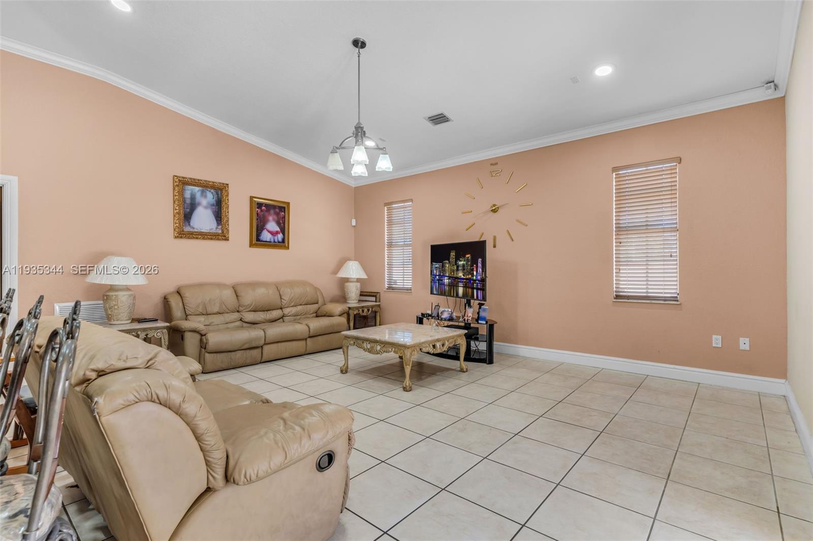SOUTH SPRINGS HOMES - Residential