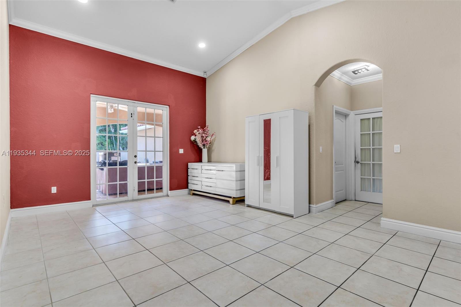 SOUTH SPRINGS HOMES - Residential