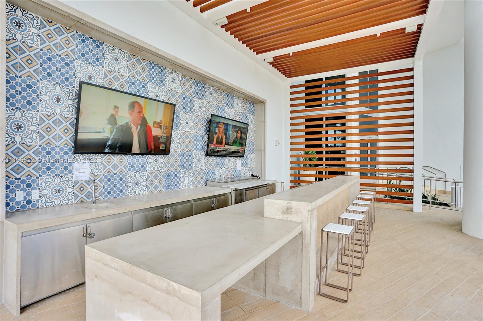THE HARBOUR NORTH CONDO - Residential Lease
