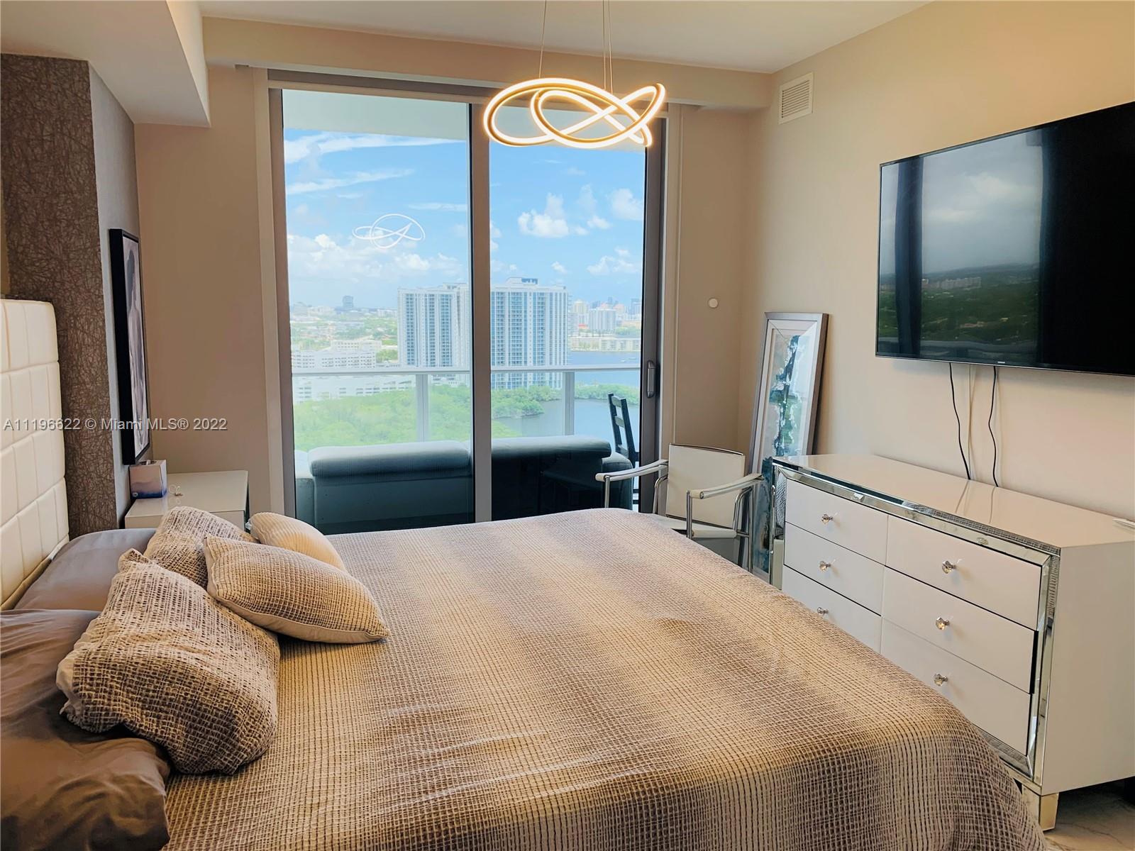 THE HARBOUR NORTH CONDO - Residential Lease