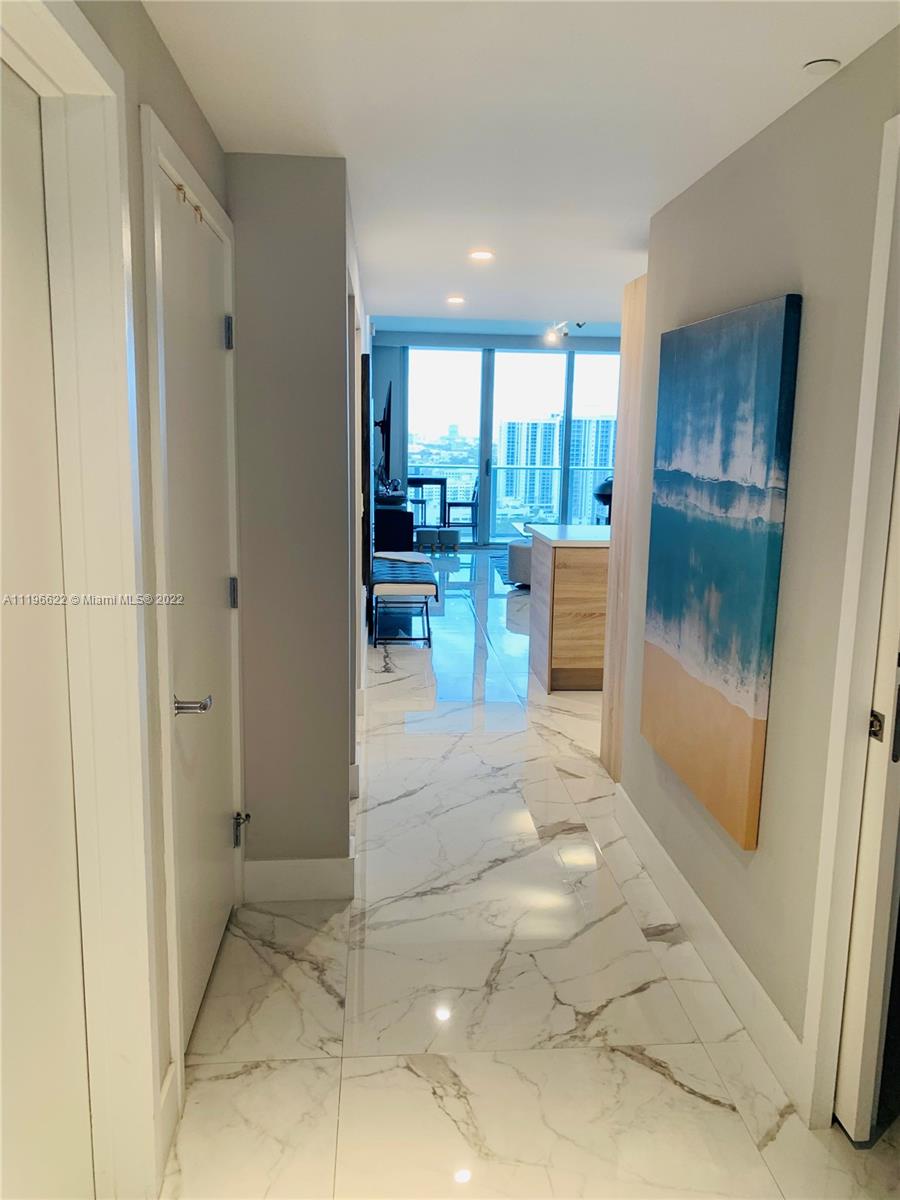 THE HARBOUR NORTH CONDO - Residential Lease