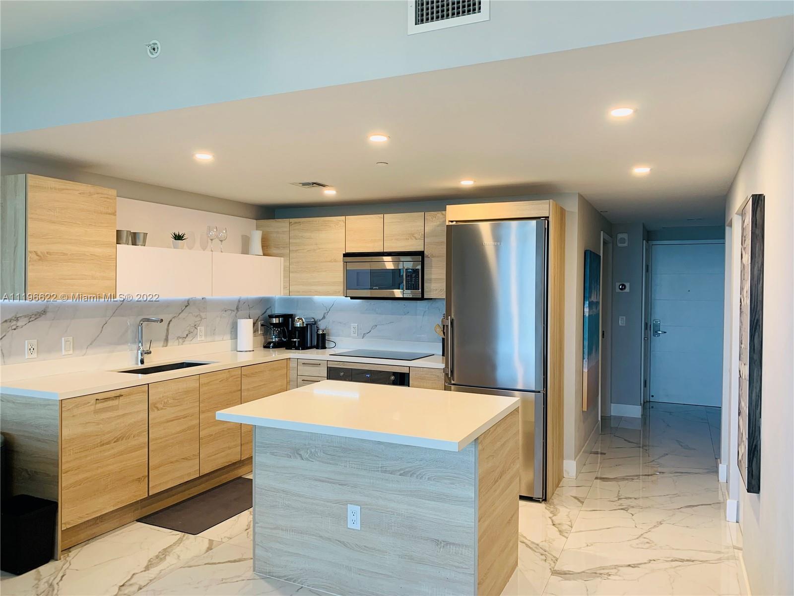 THE HARBOUR NORTH CONDO - Residential Lease