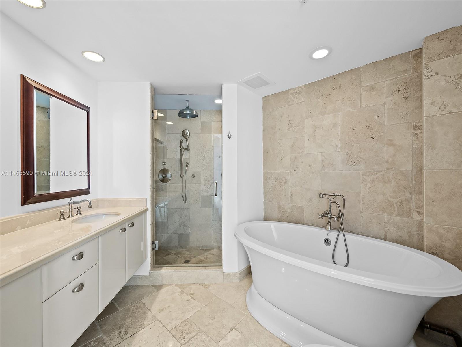 LAS OLAS RIVER HOUSE COND - Residential Lease