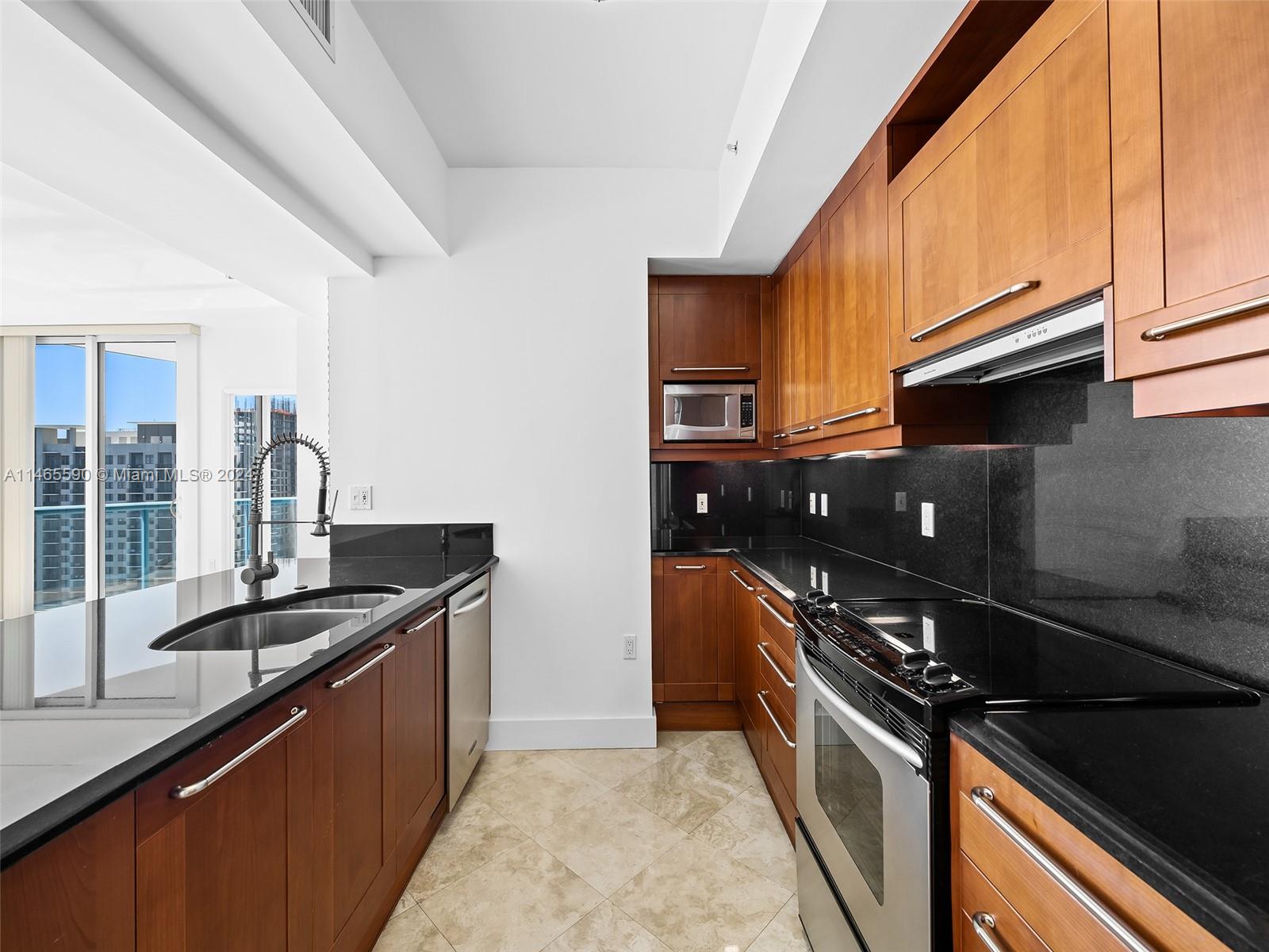 LAS OLAS RIVER HOUSE COND - Residential Lease