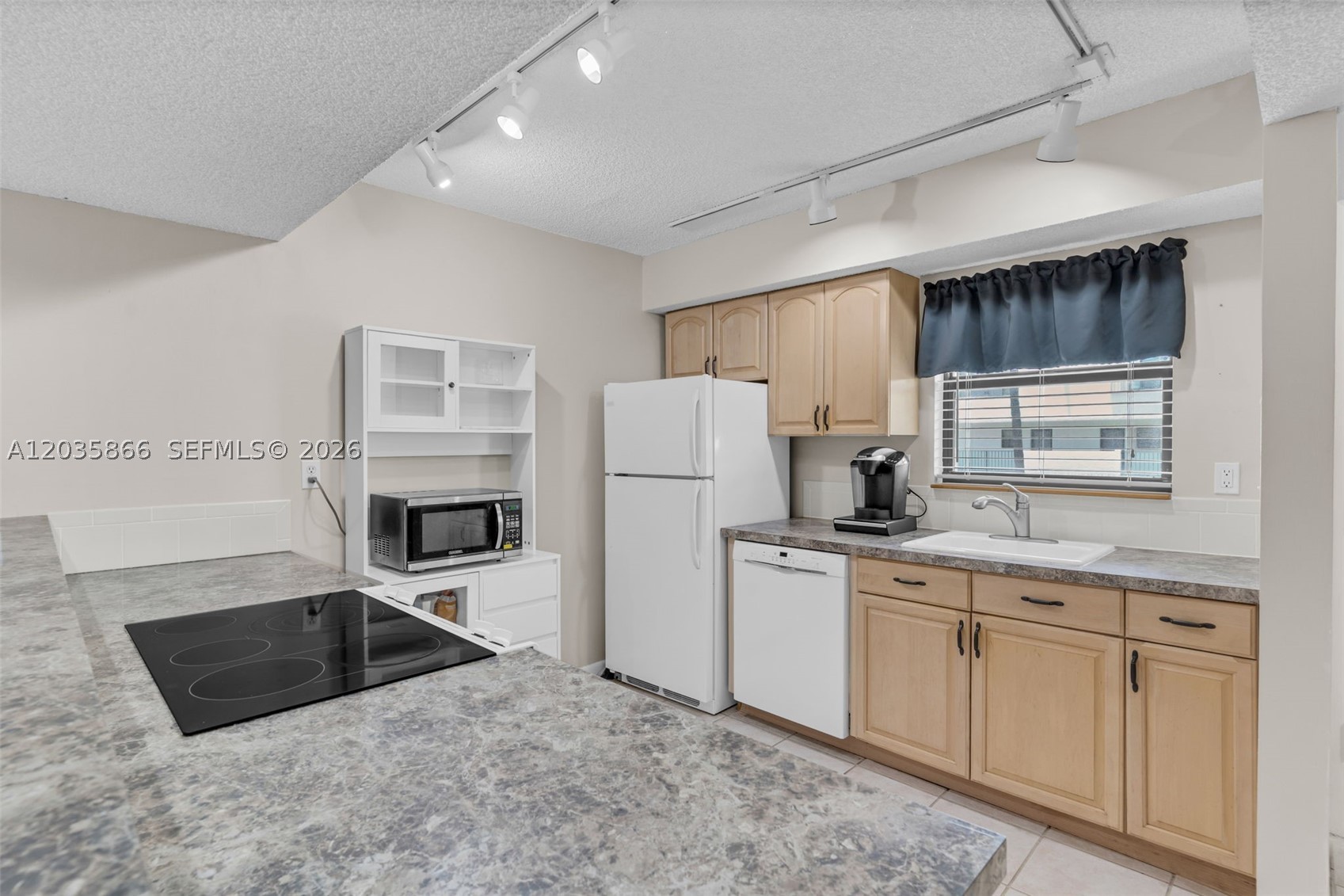 PLANTATION BY THE SEA - Residential Lease