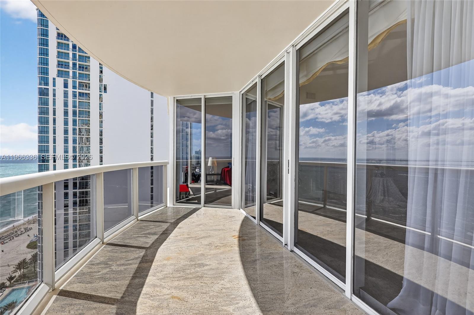 THE PINNACLE CONDO - Residential