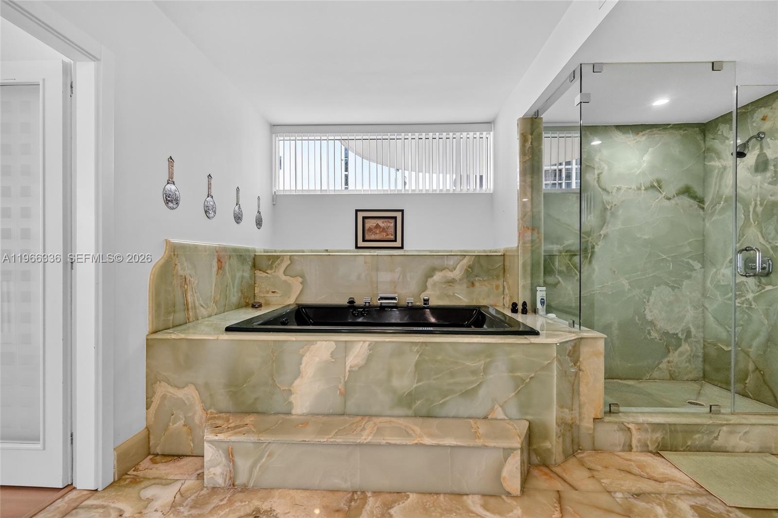 THE PINNACLE CONDO - Residential