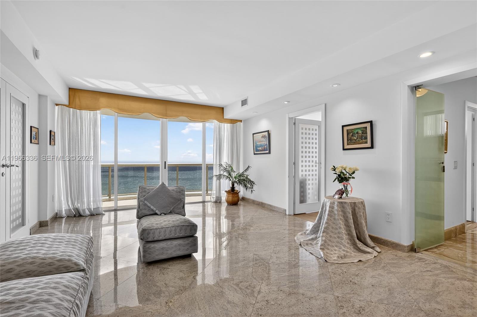 THE PINNACLE CONDO - Residential