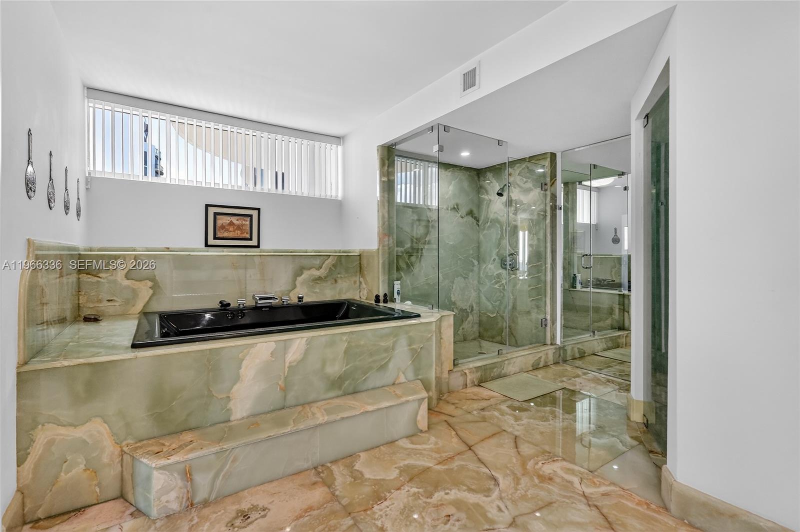 THE PINNACLE CONDO - Residential